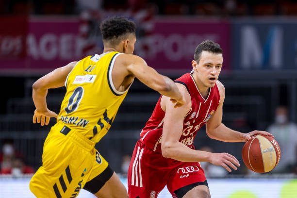 正是中国足 正是中国足